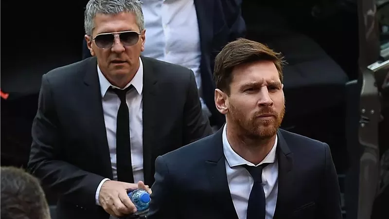 برشلونة ينعي وفاة والد ميسي في بيان رسمي ويقرر تكريمه