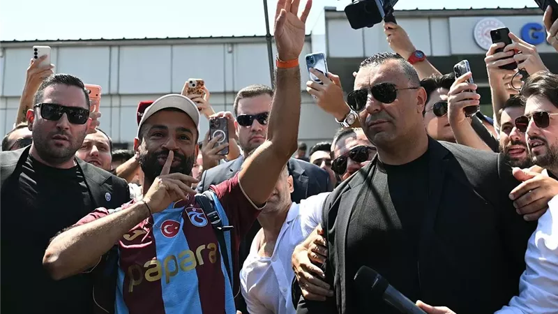 لاعب طرابزون سبور: محمد صلاح ودود للغاية ويفوق توقعاتنا بكثير