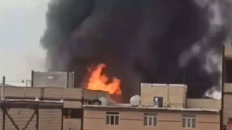 اندلاع حريق في مجمع نصير آباد الصناعي في طهران