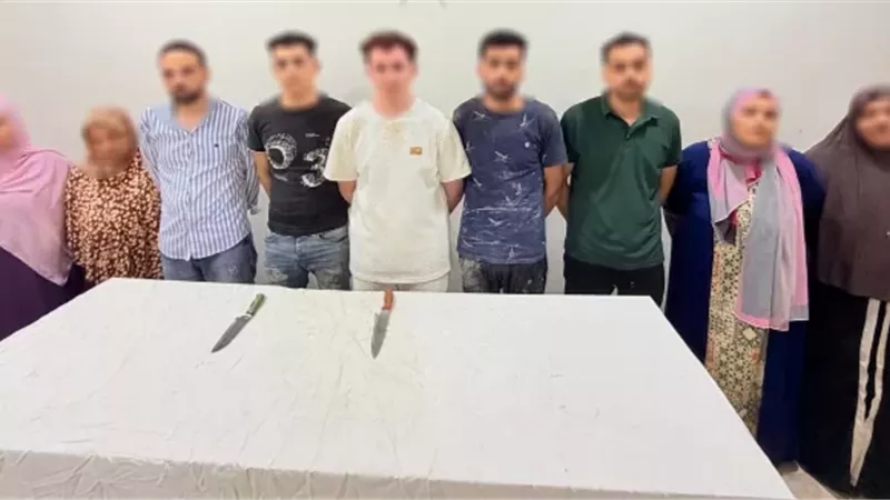 الميراث يشعل مشاجرة بالأسلحة البيضاء بين أسرتين .. وضبط الطرفين