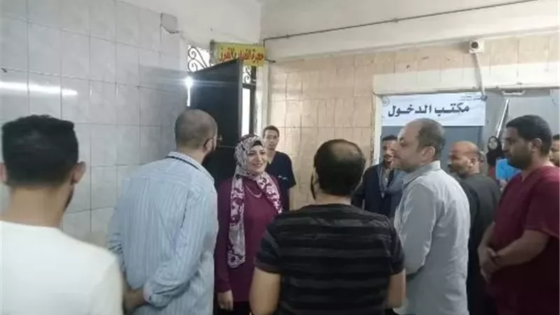 زيارة ليلية لمدير صحة المنيا لمتابعة سير العمل بمستشفى الفكرية
