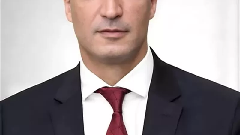 وزير الصناعة يعدل ضوابط التصرف وتغيير النشاط للمشروعات المتعثرة