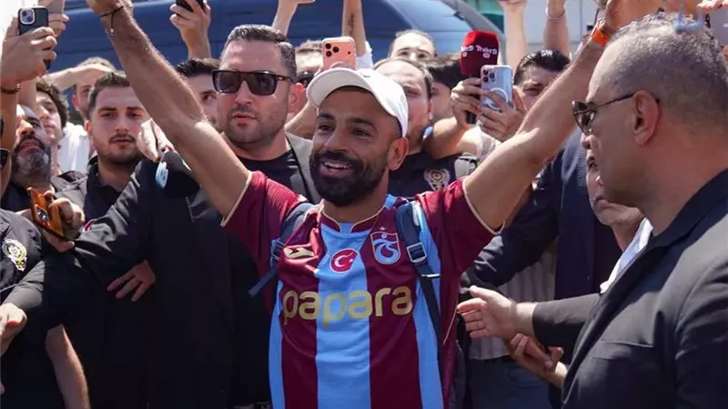 طرابزون يعلن موعد حفل تقديم محمد صلاح