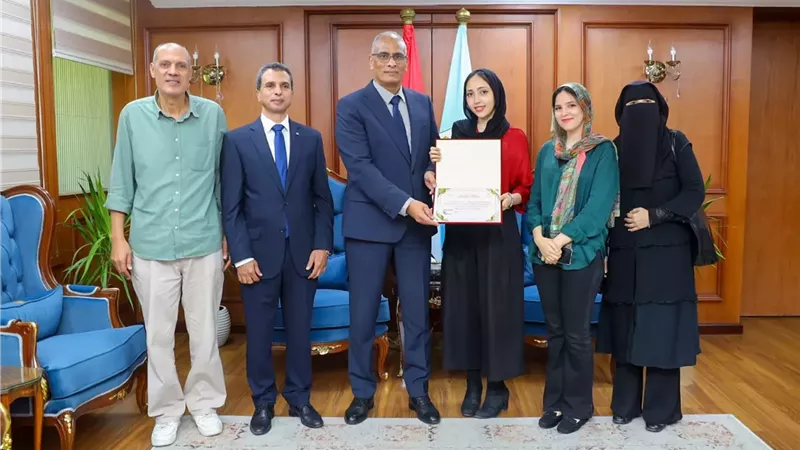 محافظ كفرالشيخ يكرم أوائل الثانوية العامة