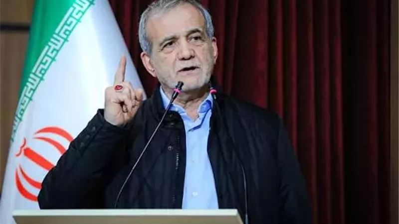 الرئيس الإيراني يوجه رسالة إلي الإيرانيين: بلادنا لن تدمر بالصواريخ والقنابل