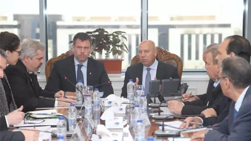 وزير النقل يستقبل نظيره المجري بالعاصمة الجديدة لبحث سبل التعاون