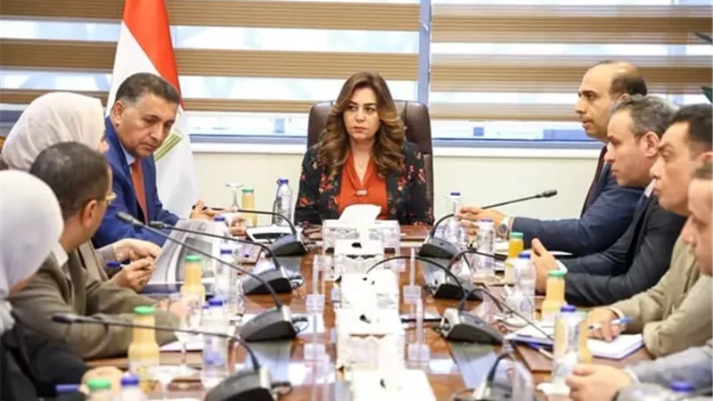 منال عوض توجه بإغلاق مواقع إلقاء المخلفات العشوائية بالقليوبية