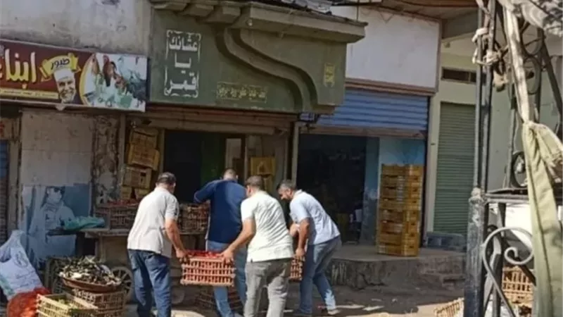 حملات مكثفة لإزالة التعديات وإعادة الانضباط للشارع الشرقاوي