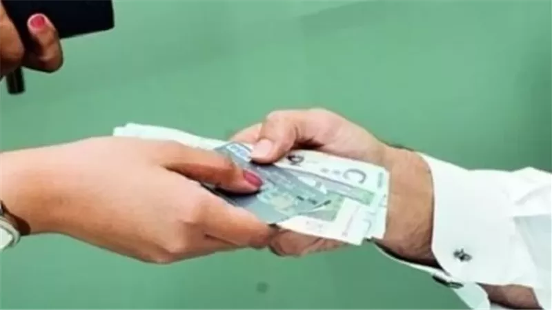 هل تسقط نفقة الزوجة بسبب عملها؟.. ضوابط فقهية توضح المسألة