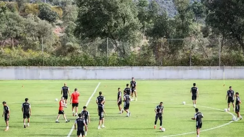 الأهلي يستعد بقوة لمواجهة برشلونة المرتقبة.. وديا