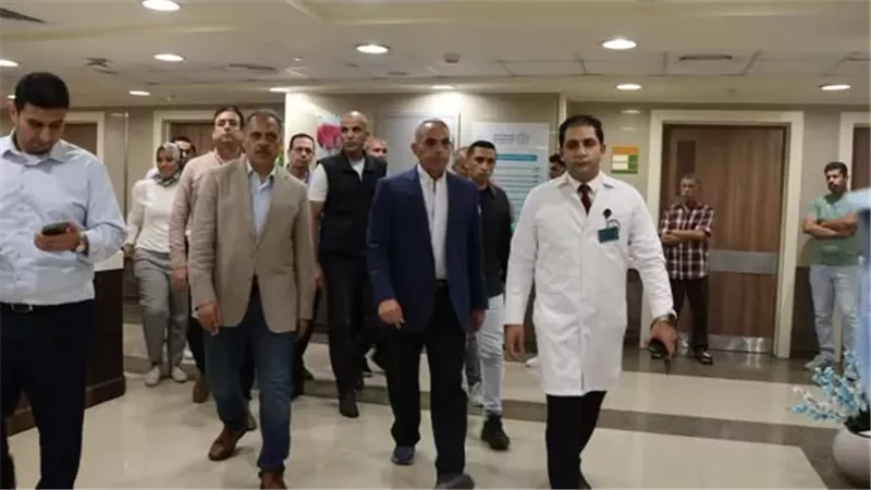 محافظا الإسماعيلية والشرقية يزوران مصابي حادث الدواويس ..صور