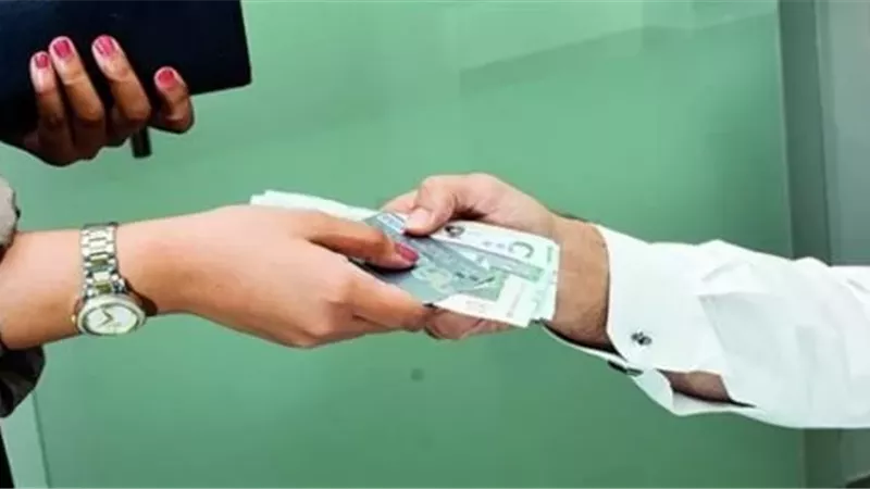 قول الشرع فى إجبار الزوجة على الإنفاق من راتبها فى البيت