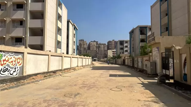 محافظ الجيزة يتابع أعمال رصف وتطوير شوارع بولاق الدكرور..صور