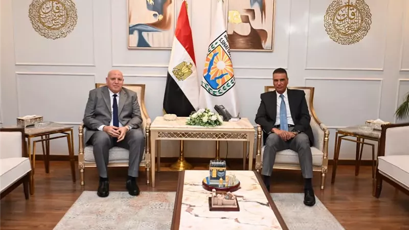 محافظ جنوب سيناء يستقبل مدير الأمن ويبحث تعزيز التنسيق الأمني
