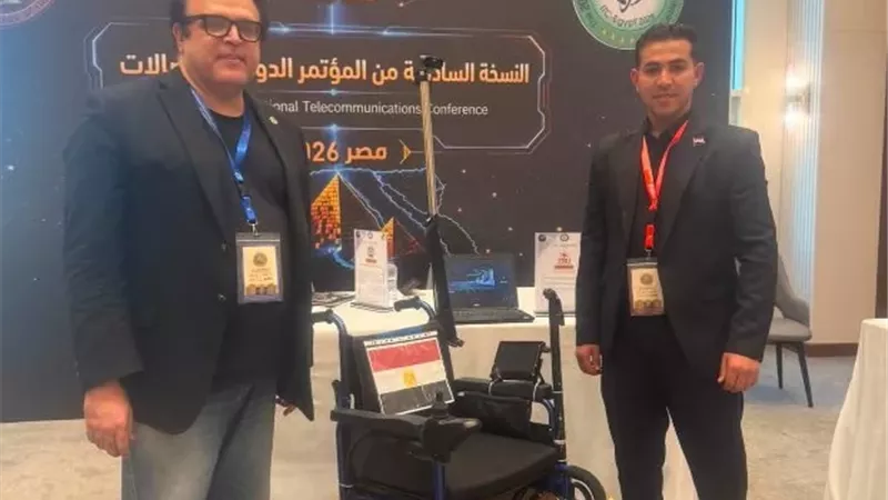 أسباب تكريم كلية الدفاع الجوى لفريق طلاب الجامعة المصرية الروسية.. صور