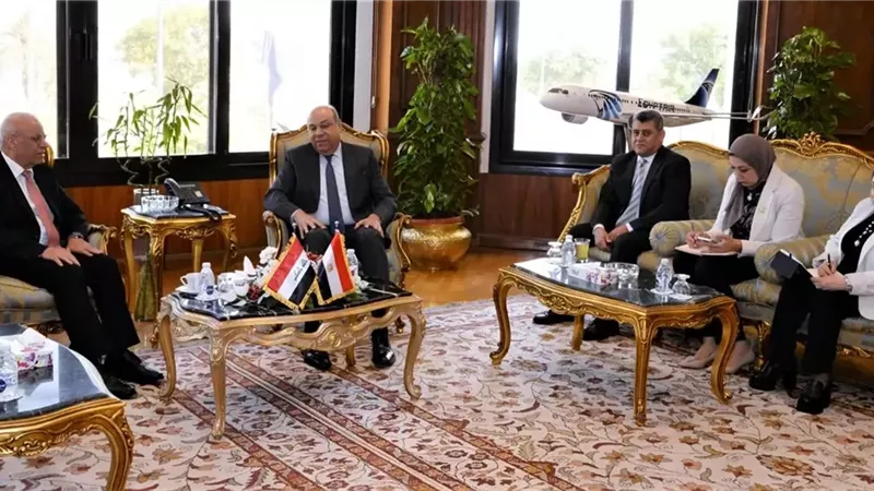 الحفنى بحث مع سفراء العراق و فنزويلا و كازاخستان .. تعزيز التعاون فى قطاع النقل الجوى