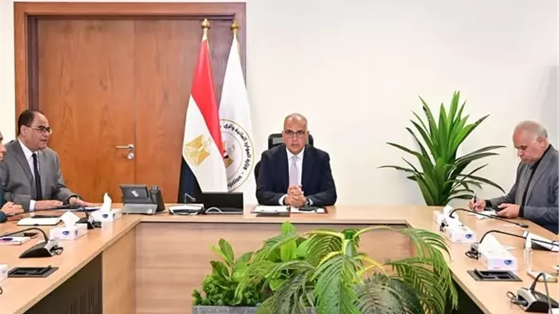 وزير الري يتابع تشغيل منظومة المتغيرات المكانية لرصد التعديات