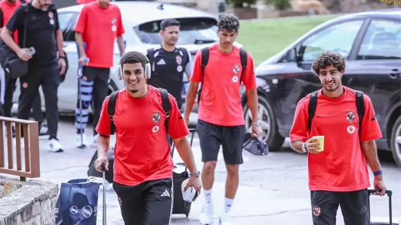 وصول بعثة الأهلي لـ برشلونة استعدادا لمواجهة البارسا المرتقبة