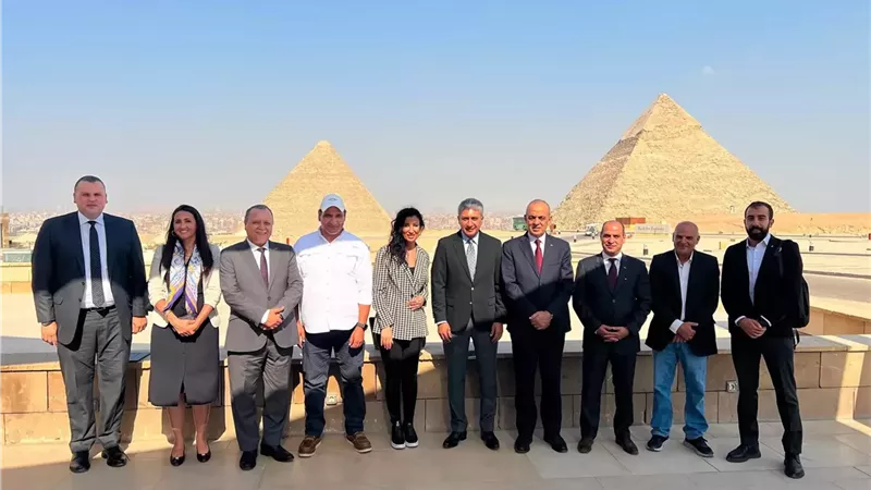 وزير السياحة والآثار يلتقي نظيره الأردني لبحث تعزيز التعاون المشترك