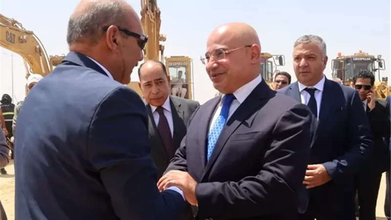 محافظ السويس:مشروعات الطاقة تعززمكانة السخنه الصناعيةوالإستثمارية