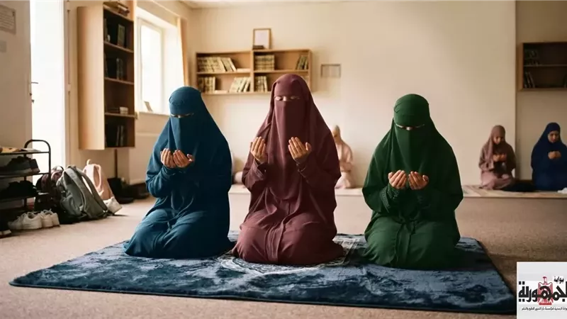 نظير عياد يبين مدى جواز صلاة المرأة بالنقاب