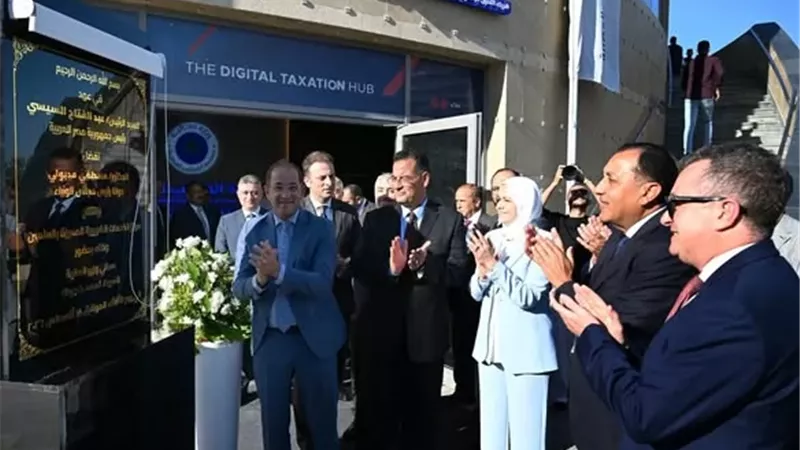 رئيس الوزراء يطلق تطبيق خدمات التصرفات العقارية بالعلمين الجديدة