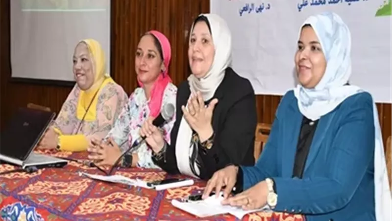 كلية الدراسات العليا بجامعة عين شمس تستضيف طلاب جامعة الطفل