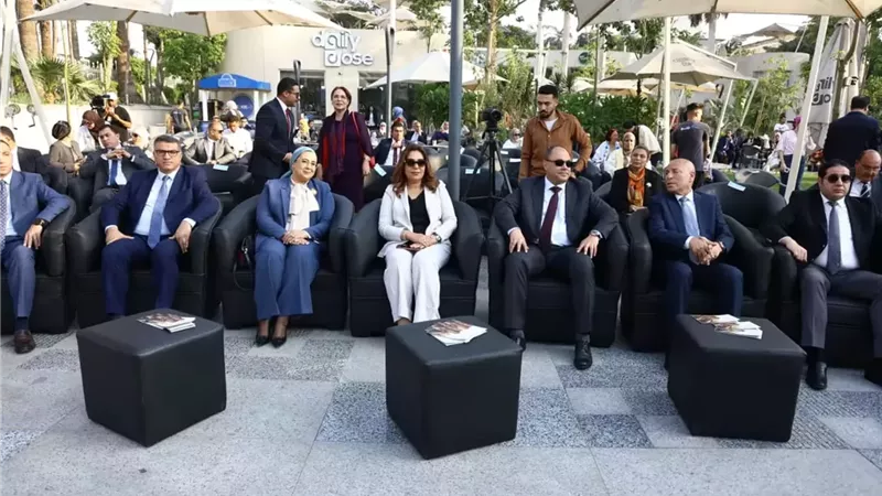 المديرة التنفيذية لصندوق دعم الصناعات الريفية تشارك في فعاليات افتتاح بازار 
