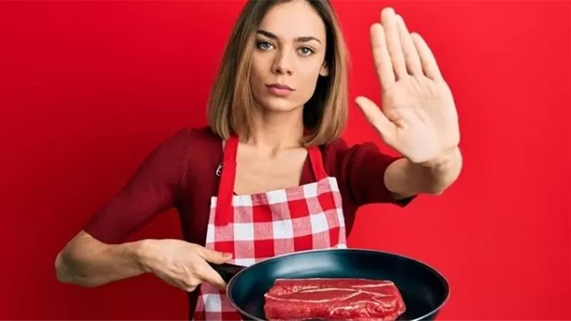 ماذا يحدث لجسمك بعد التوقف عن تناول اللحوم؟