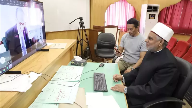 الدكتور أحمد الشرقاوي يتابع من الغرفة المركزية انتظام الامتحانات