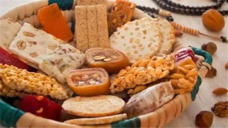 أسرار نجاح حلاوة المولد.. من اختيار المكسرات لدرجة حرارة السكر