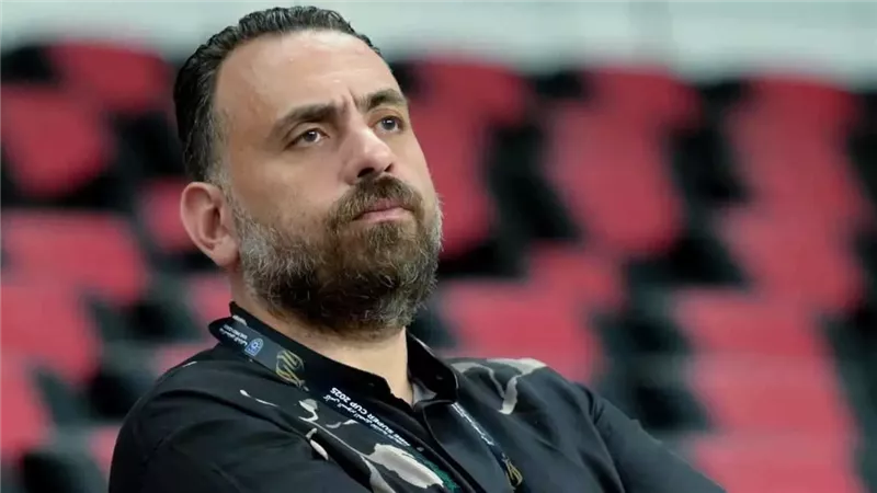 سر غياب جون إدوارد عن حفل التتويج بالدوي في الزمالك
