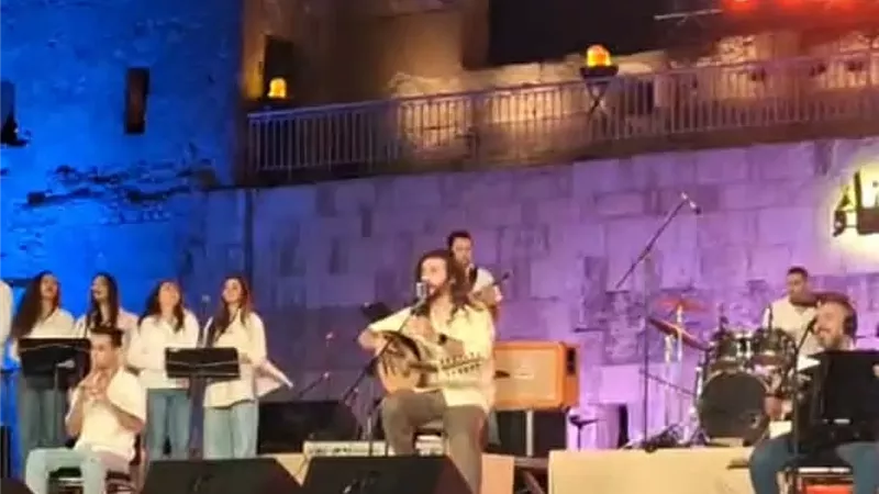 سعد العود يبدع بأغاني الزمن الجميل في محكى القلعة