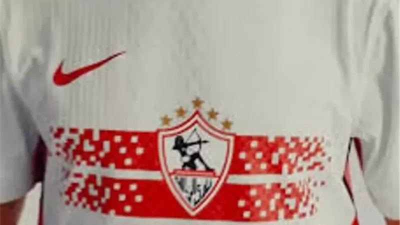 قبل مواجهة سيد البلد..لاعبو الزمالك يهدون الجماهير قميص يحمل رقم1