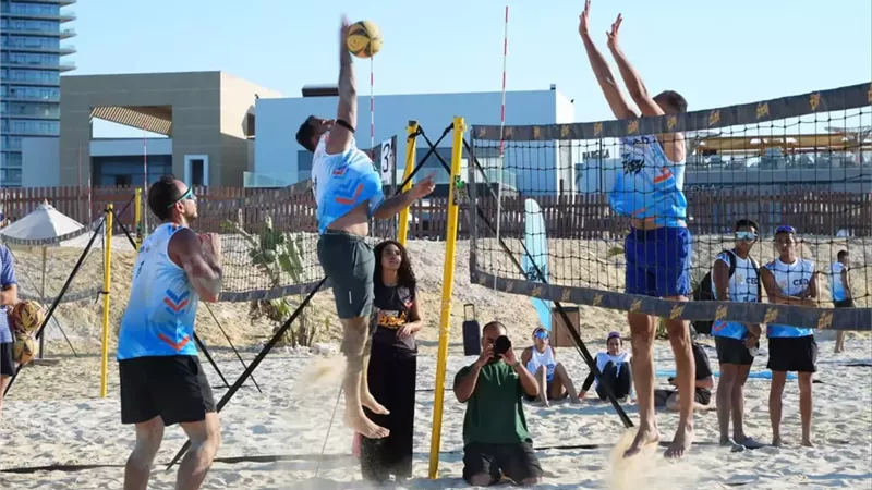 العلمين الجديدة تستضيف بطولة Sportival على الشاطئ .. صور