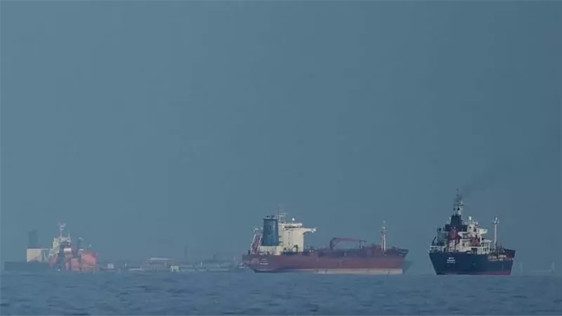 إيران تسمح بعبور عدد من ناقلات النفط العراقية من مضيق هرمز