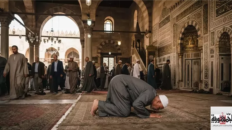 الإفتاء تبين حكم صلاة الظهر أربع ركعات بعد فريضة الجمعة