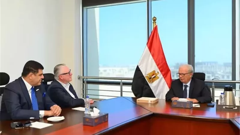 نائب رئيس الوزراء يبحث مستجدات برج فوربس العالمي بالعاصمة الجديدة