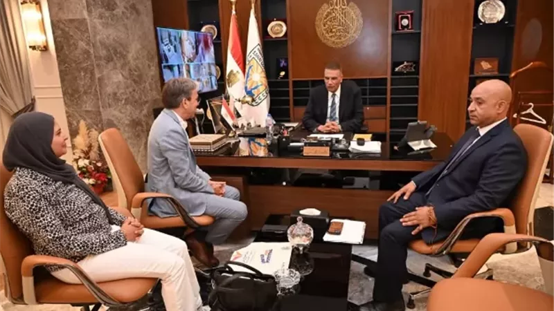 محافظ جنوب سيناء يستقبل وفد «سيكم»