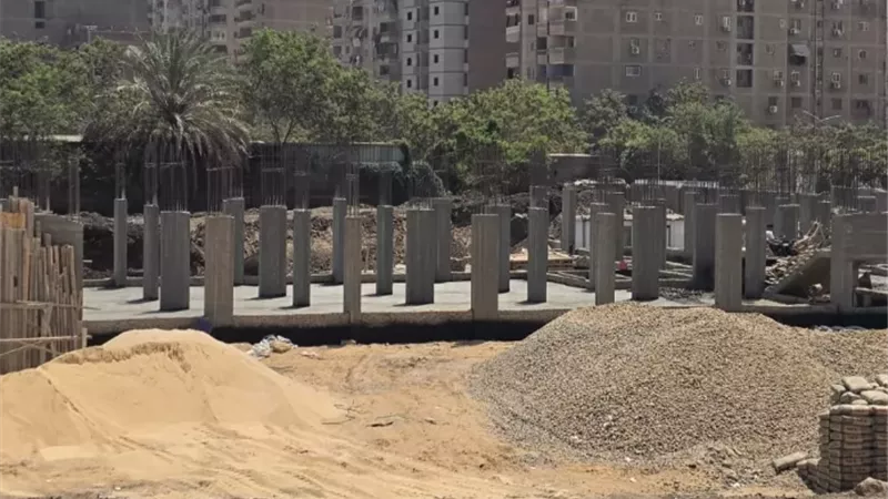 محافظ الجيزة يتابع معدلات تنفيذ مشروع مجمع المدارس