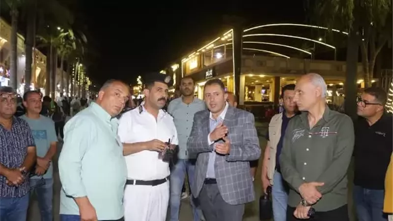 محافظ دمياط يتابع رفع الإشغالات والخدمات برأس البر