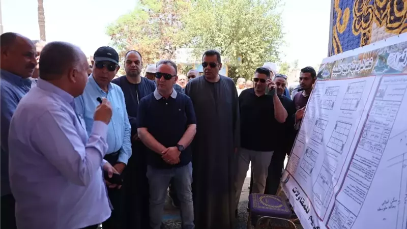 محافظ المنيا يضع حجر أساس مدرسة الروضة الابتدائية
