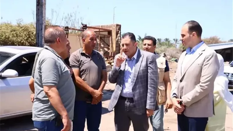 محافظ دمياط يتابع جهود رفع المخلفات برأس البر