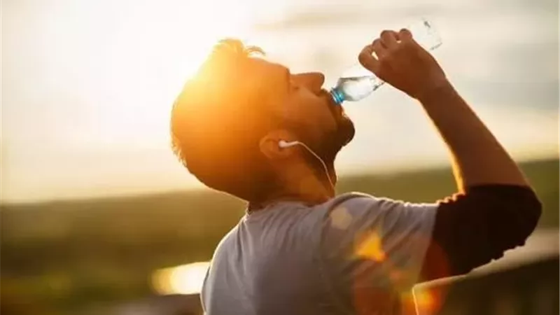 غدًا.. طقس شديد الحرارة رطب نهارًا وشبورة كثيفة على بعض الطرق