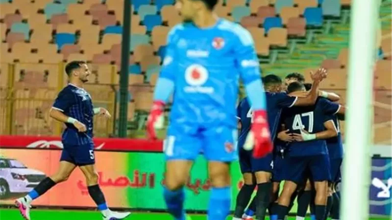 الشرقية إنبي يتفوق على الأهلي 2-1 في شوط أول مثير بالدوري
