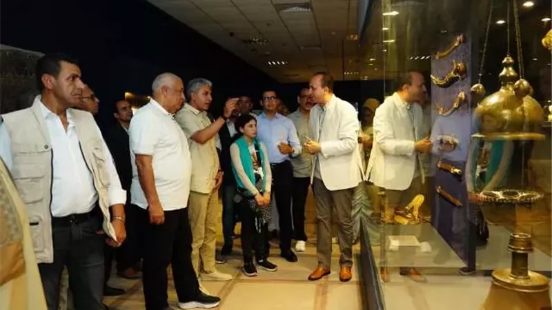 وزير السياحة ومحافظ مطروح يتفقدان عددًا من المتاحف بالمحافظة