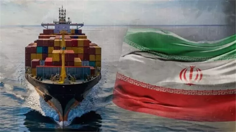 إيران تهدد السفن المخالفة في مضيق هرمز بالغرامات والاحتجاز