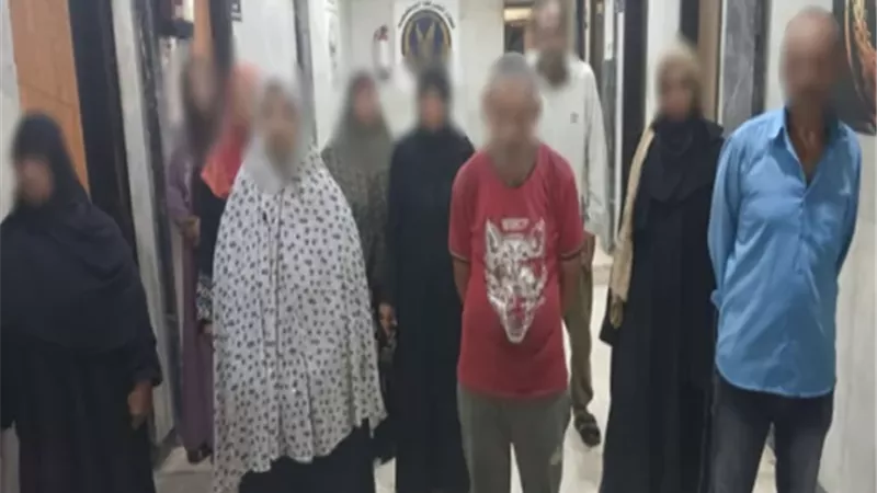 الداخلية تضبط 3 رجال و7 سيدات استغلواالأطفال في التسول بالقاهرة