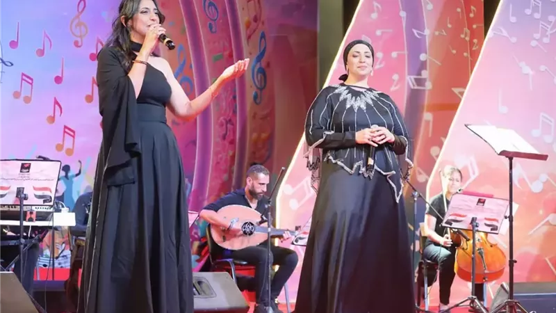 ساحة الهناجر تتغنى بأجمل الألحان في برنامج 
