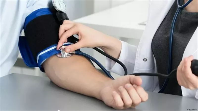 طبيب: ضغط الدم المنخفض خطر صامت يرهق القلب